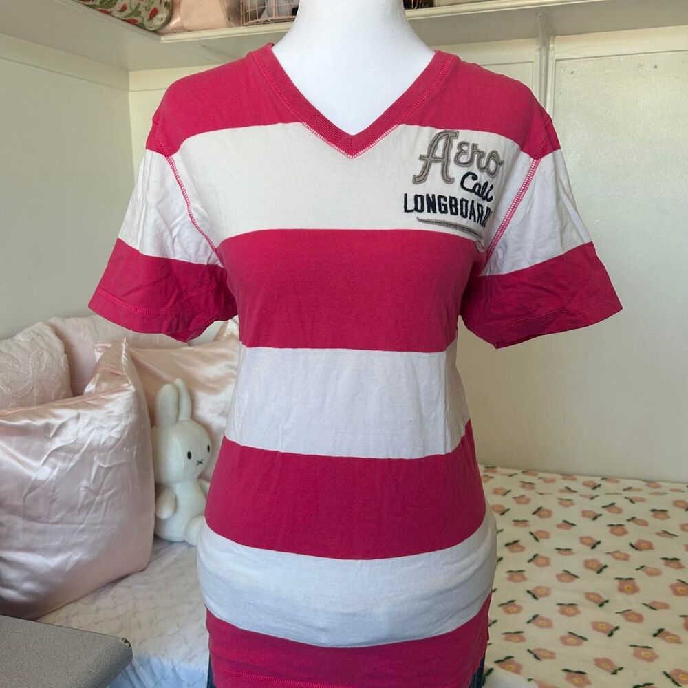 Aeropostale Women's Pink and White T-shirt